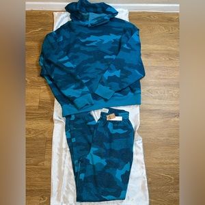 BLUE CAMO PINK SWEATSUIT SIZE XS/M